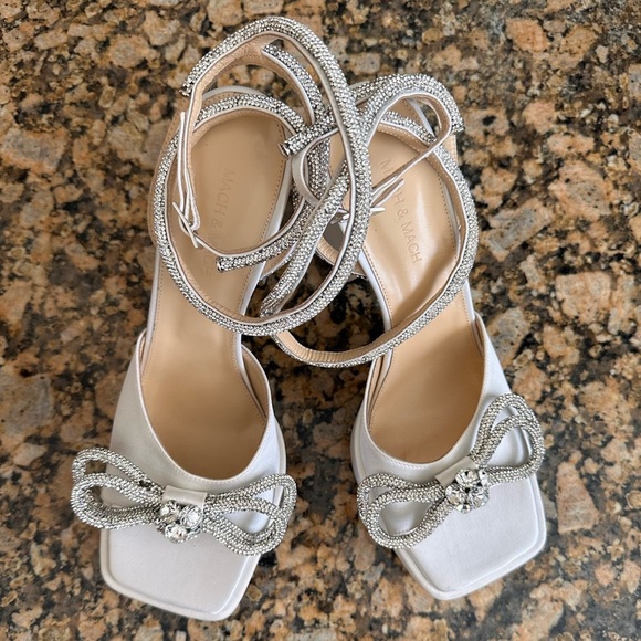 MACH & MACH 140 CRYSTAL DOUBLE BOW PLATFORM SANDALS IN SATIN - Picture 5 of 14